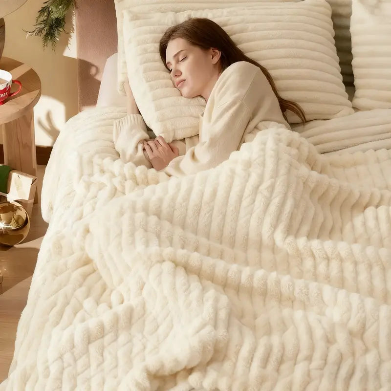 Premium Soft Lightweight Throw Blanket for Couch & Bed – All-Season Plush Cozy Blanket