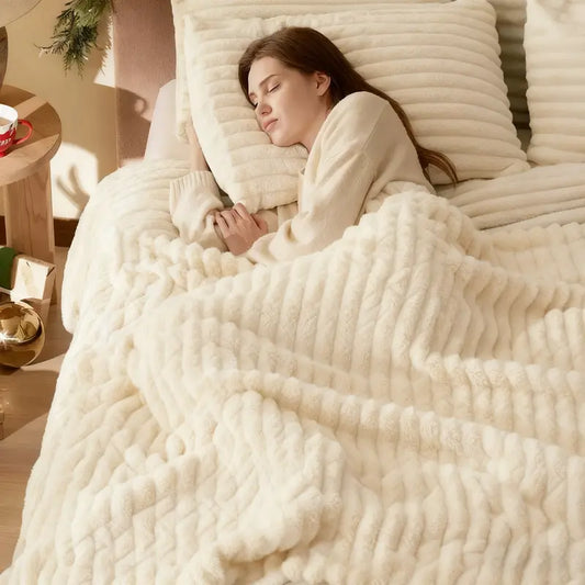 Premium Soft Lightweight Throw Blanket for Couch & Bed – All-Season Plush Cozy Blanket